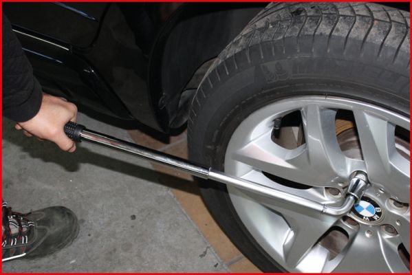 Klíč na matice kol KS TOOLS, Teleskopický klíč na matice kol, 370–535 mm